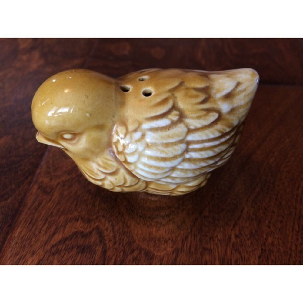 Vintage‎ 1950s Chicken Chick Salt Shaker w/ plug Yellow ceramic collectible 3"